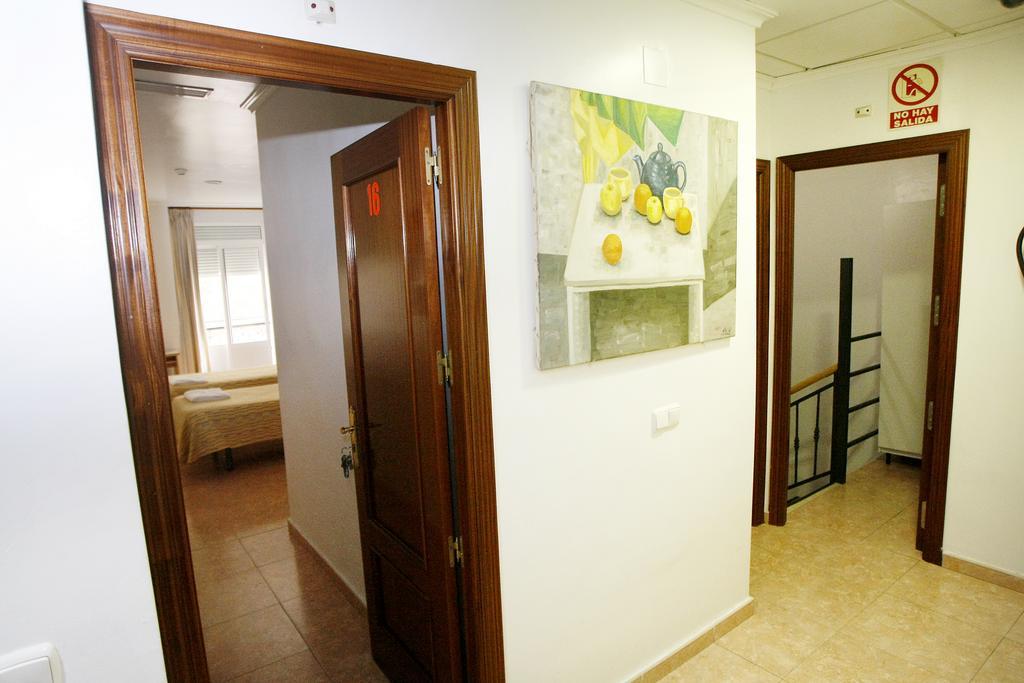 אליקאנטה Hostal San Fernando מראה חיצוני תמונה
